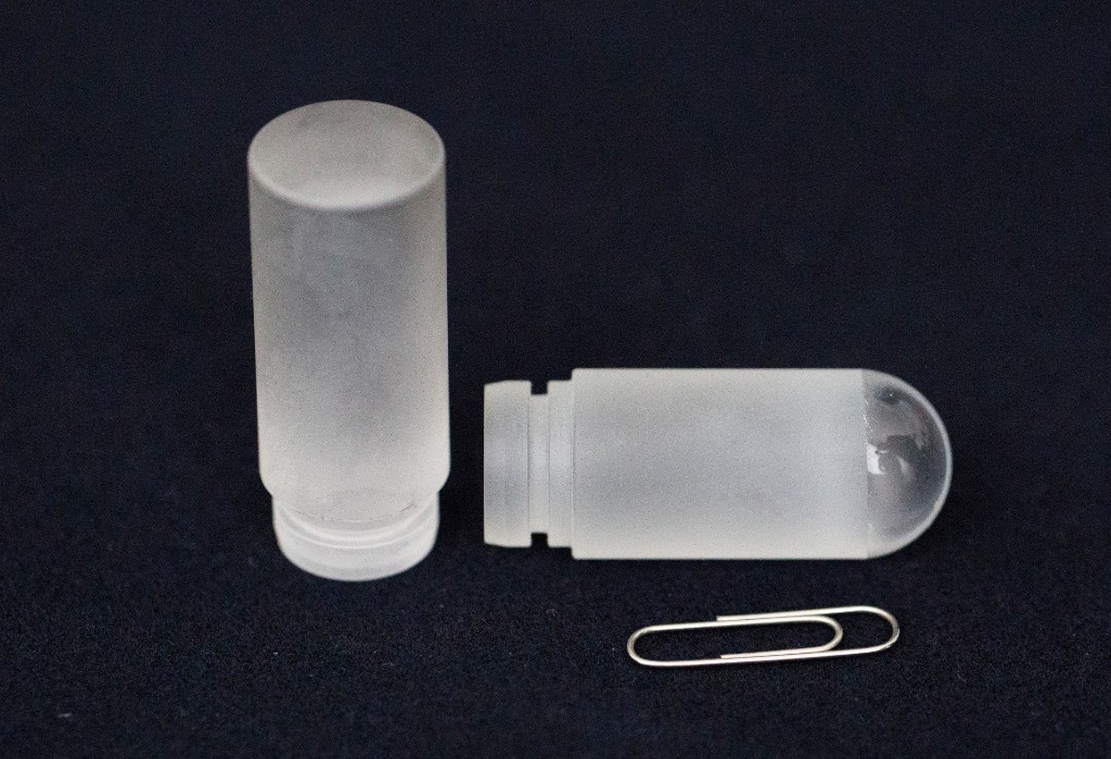 Cylindrical sapphire light guides